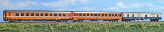 Set of 3 passenger cars of Donau-Kurier train (Set 2)<br /><a href='images/pictures/ACME/242587_c.jpg' target='_blank'>Full size image</a>